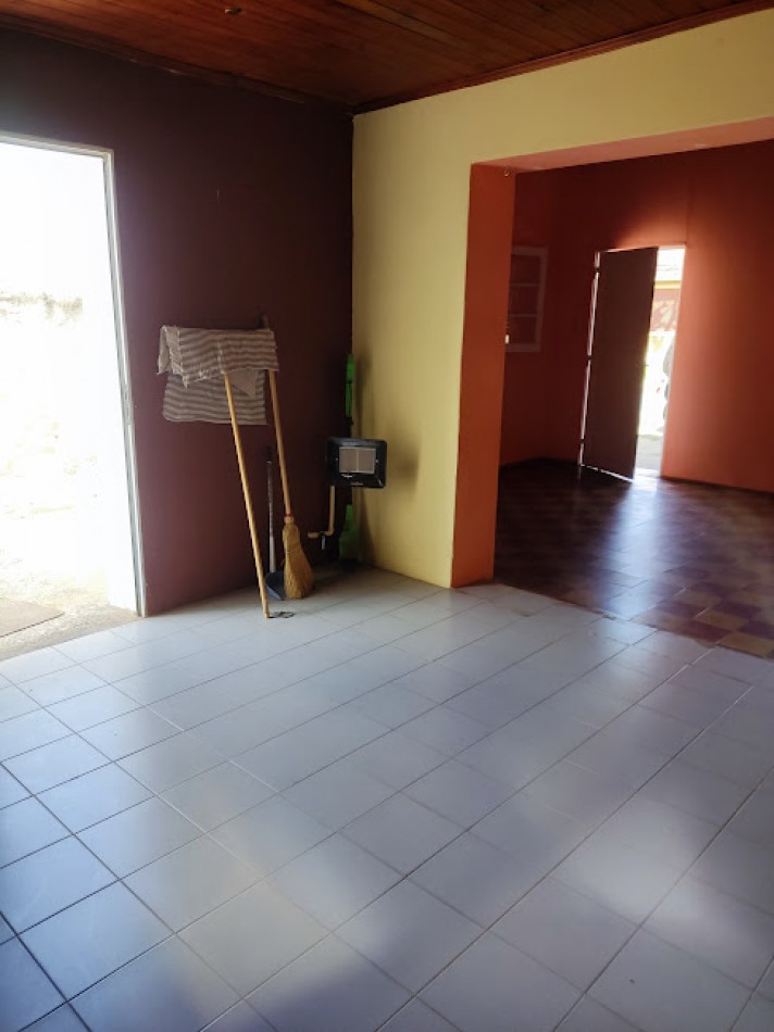 casa - habitacion en venta , excelente ubicacion / lote chico / todos los servicios.