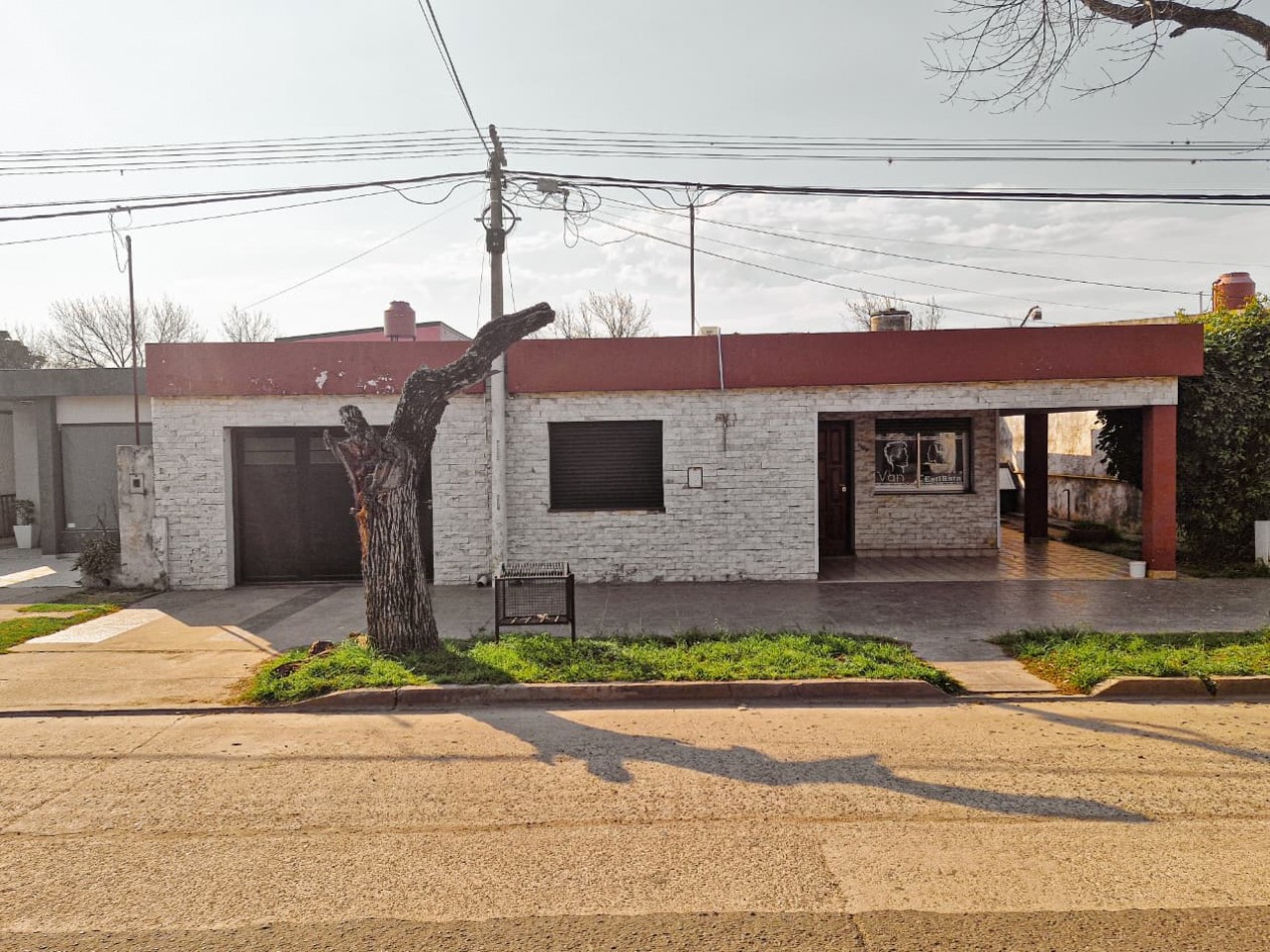 CASA CON GRAN POTENCIAL SOBRE BV. AVELLANEDA